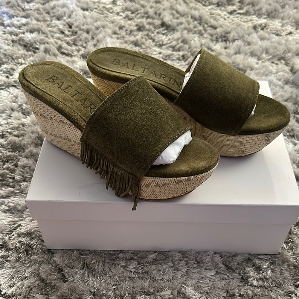 NEW BALTARINI Green Suede Fringe Wedge Sandals – Size 37 *Hard to Find!*